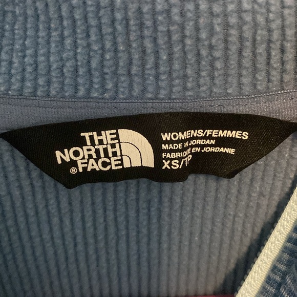 North face light jacket/ hoodie - Picture 3 of 3